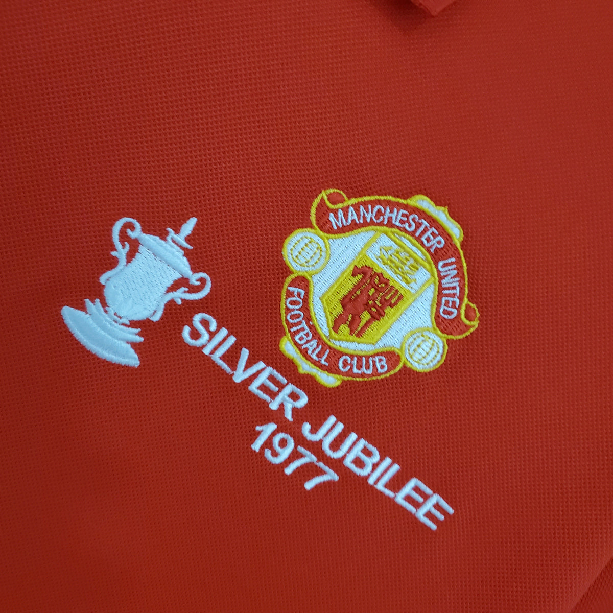 MANCHESTER UNITED I 1977 HOMBRE (RETRO) - Vitrine Futebolística