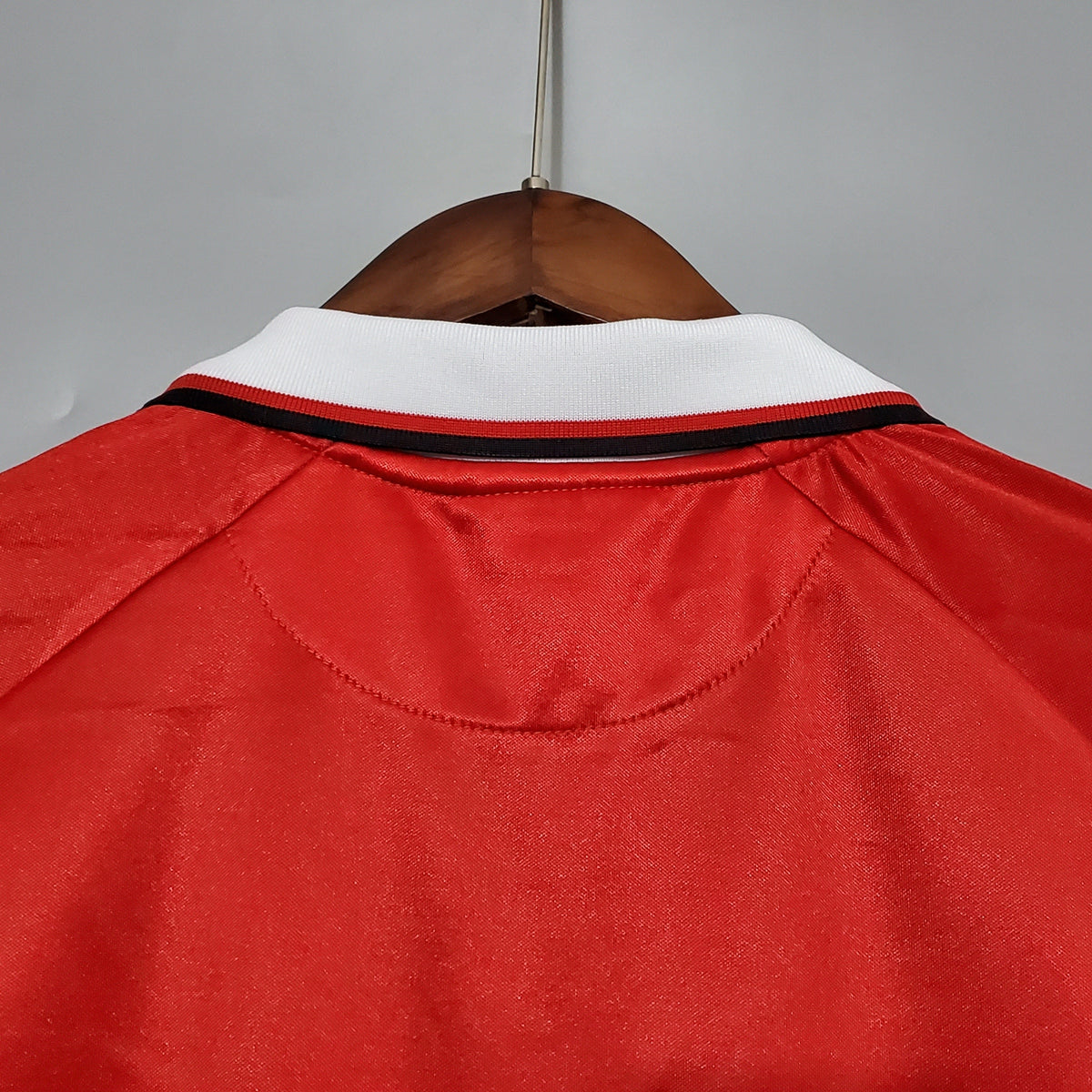 MANCHESTER UNITED I 99/00 HOMBRE (RETRO) MANGA LARGA - Vitrine Futebolística