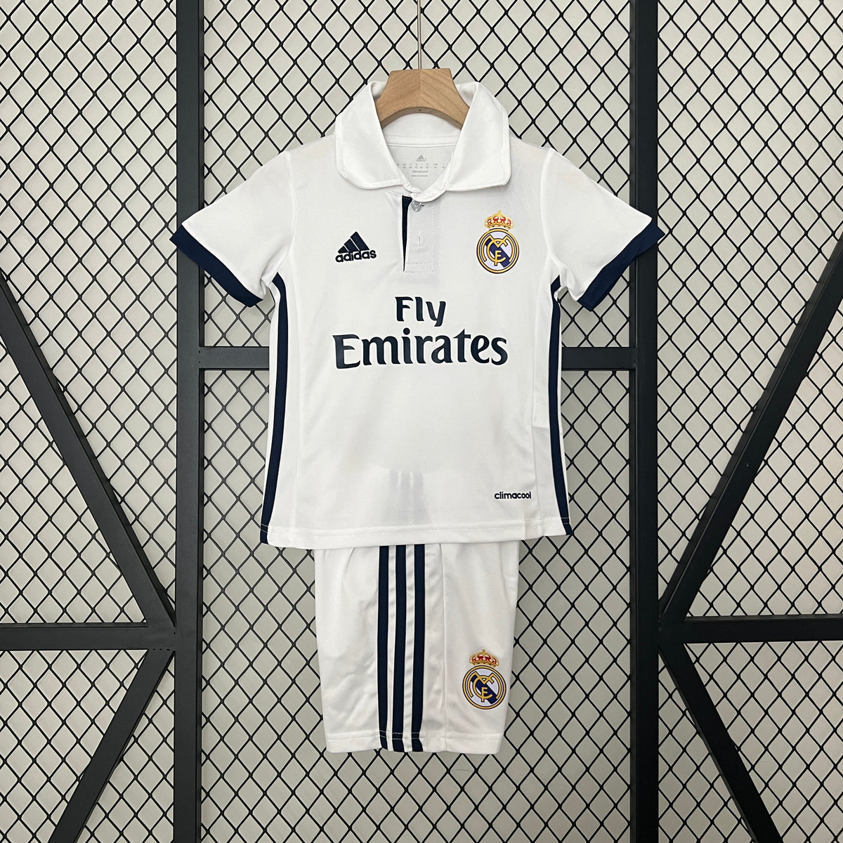 CAMISETA REAL MADRID I 16/17 CONJUNTO INFANTIL (RETRO) - Vitrine Futebolística