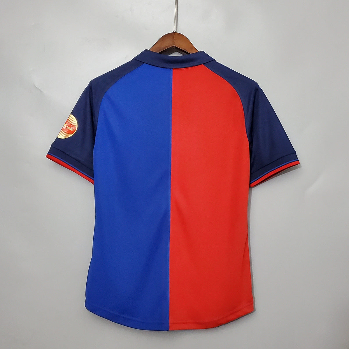 BARCELONA I EDICIÓN ESPECIAL 100° HOMBRE (RETRO) - Vitrine Futebolística
