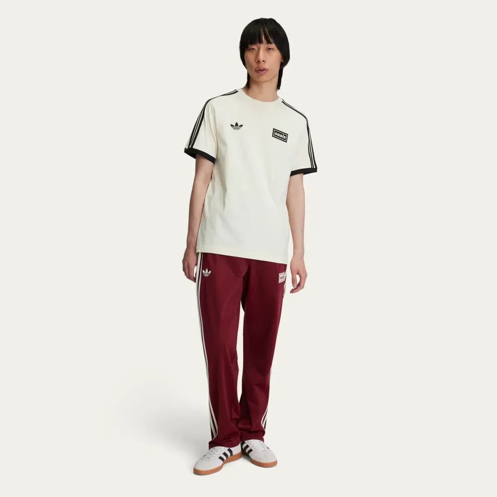 Edición Oasis — Camiseta Oasis Tour 3 Rayas Crema Blanco
