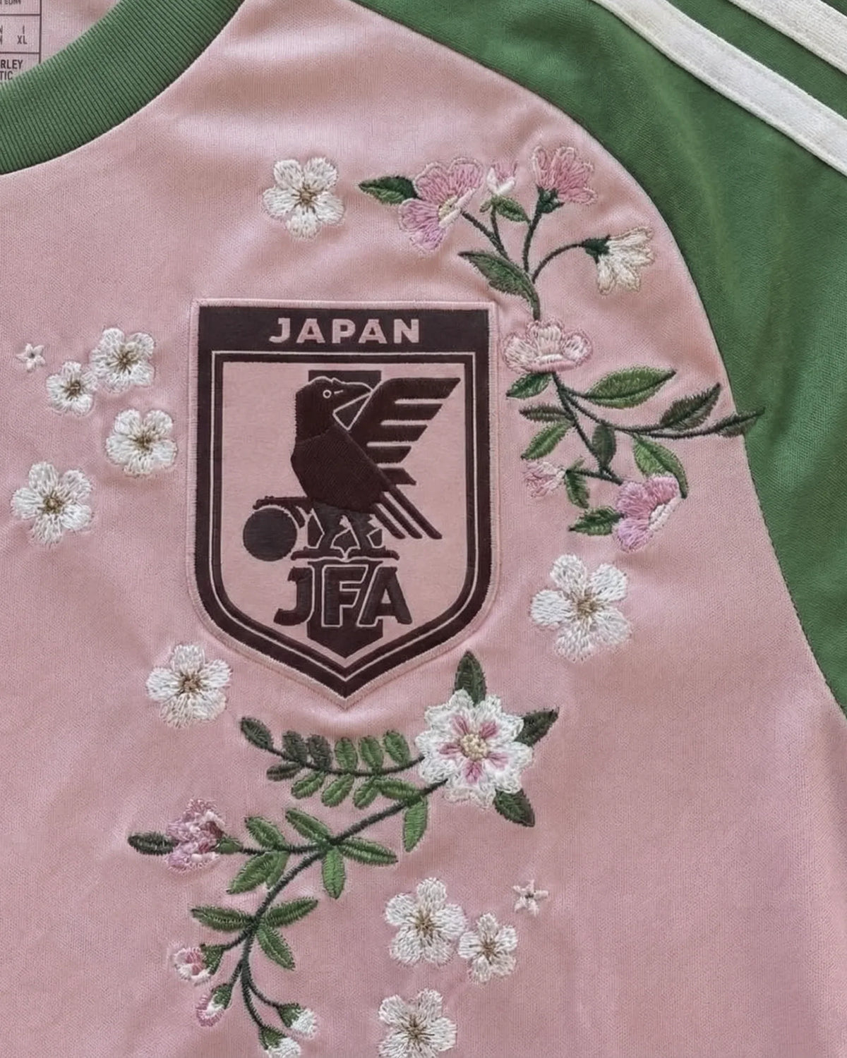 Japan Embroidered Camiseta 25/26